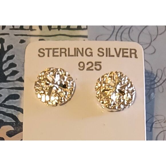 NWT~Sterling Silver .925 Diamond Cut Sand Dollar Design Post Stud Earrings - Picture 1 of 4